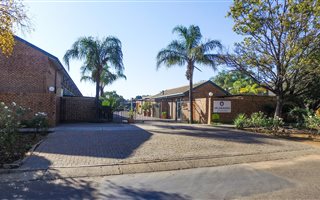 1 Bedroom Townhouse in Rietfontein