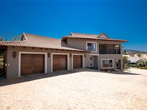 4 Bed House in Zwavelpoort