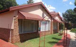 4 Bedroom House in Penina Park