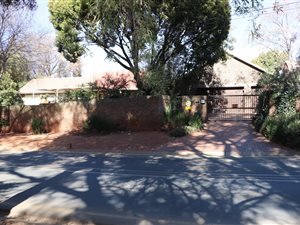 4 Bed House in Kloofendal