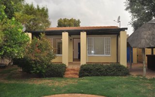 3 Bedroom Townhouse in Northwold Gardens