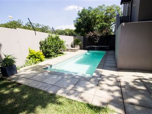 2 Bed Apartment in Craighall Park