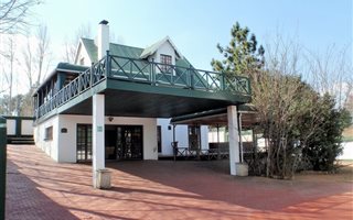 6 Bedroom Apartment in Vaal River