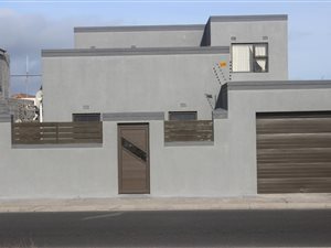 4 Bed House in Strandfontein