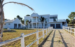 8.8 ha Farm in Harkerville