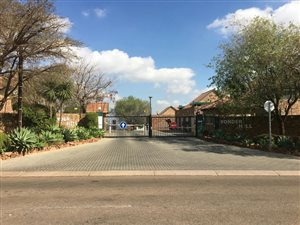 2 Bed Townhouse in Rietvalleirand