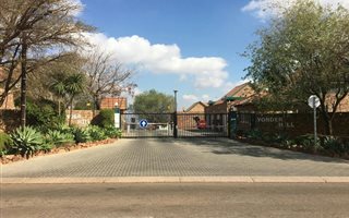 2 Bedroom Townhouse in Rietvalleirand