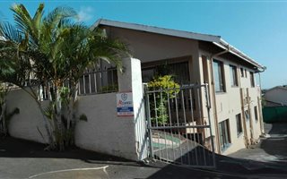 6 Bedroom House in Mobeni