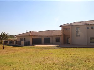 5 Bed House in Hazeldean (Silverlakes Surroundings)