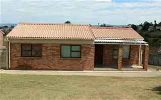 3 Bedroom House in Scheepers Heights