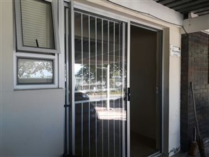 1 Bed Garden Cottage in Uniepark