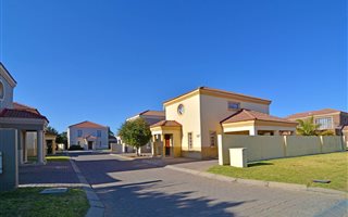 2 Bedroom Townhouse in Vulcania