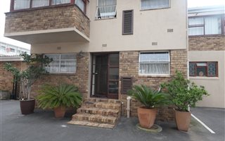 4 Bedroom Townhouse in Blomtuin