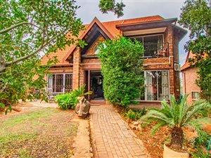 4 Bed House in Val de Grace