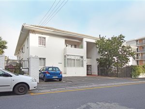 2 Bed Apartment in Claremont Upper
