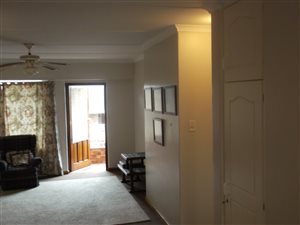 2 Bed Apartment in Clarendon