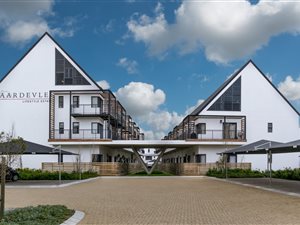 1 Bed Apartment in Paardevlei