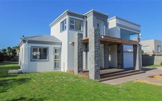4 Bedroom House in Sunset Beach
