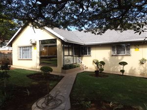 3 Bed House in Hayfields