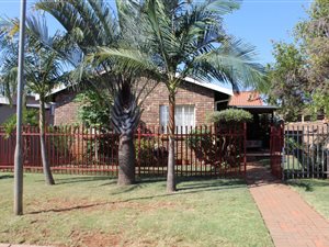 3 Bed House in Theresa Park
