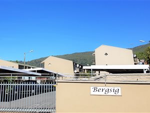 2 Bed Apartment in Paarl