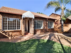 2 Bed House in Rooihuiskraal North