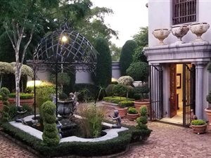 2 Bed Apartment in Waterkloof