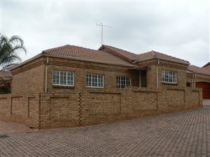3 Bed Townhouse in Rangeview