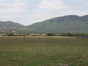 1500 m² Land available in Westlake Estate