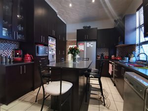 5 Bed House in Townsend Estate