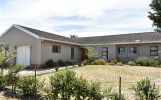 5 Bedroom House in Duynefontein