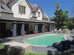 6 Bed House in Durbanville Central