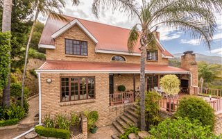 4 Bedroom House in Paarl Central West