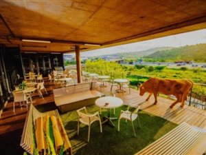 1951 m² Commercial space in Riverhorse Valley