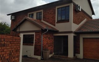 4 Bedroom House in Aerorand