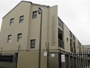 1 Bed Apartment in Parow North