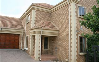 3 Bedroom Townhouse in Midstream Estate