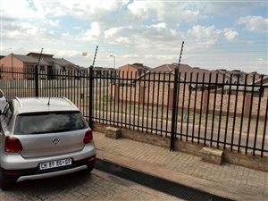 3 Bed Duplex in Montana Gardens