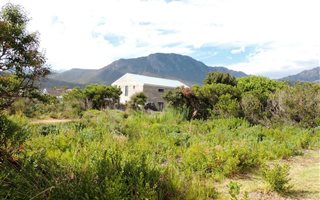 608 m² Land available in Pringle Bay