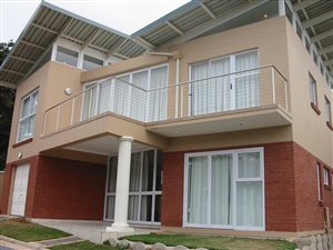 4 Bed Townhouse in Zinkwazi Beach