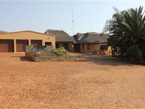 2 ha Smallholding in Protea Ridge