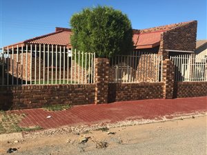 3 Bed House in Mmabatho unit 14