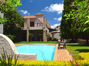 2 Bed Apartment in Paulshof