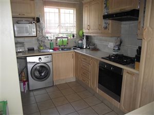 3 Bed Townhouse in Honeydew Manor