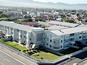 2 Bed Apartment in Strand North