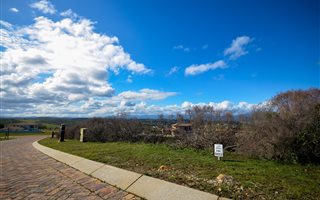 1015 m² Land available in Whale Rock Heights