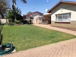 3 Bed House in Quellerie Park