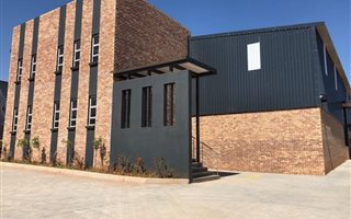 1384 m² Industrial space in Monavoni