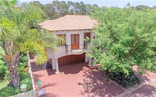 5 Bedroom House in Moreleta Park