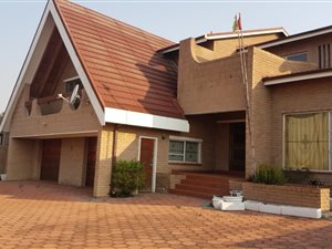 5 Bed House in Hillside